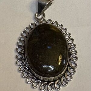 Vintage Labradorite stone set in Silver Pendant